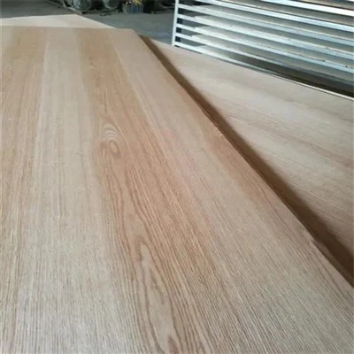 Planche de blocs de bois de pin