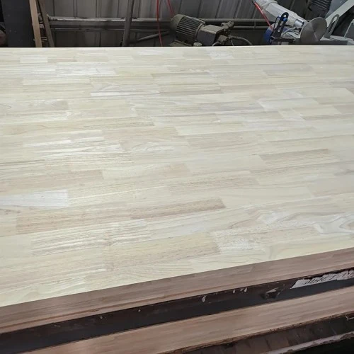 Planche en bois massif
